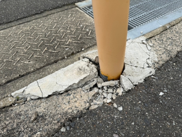 某回転寿司チェーン店舗佐賀県店のポール工事の画像